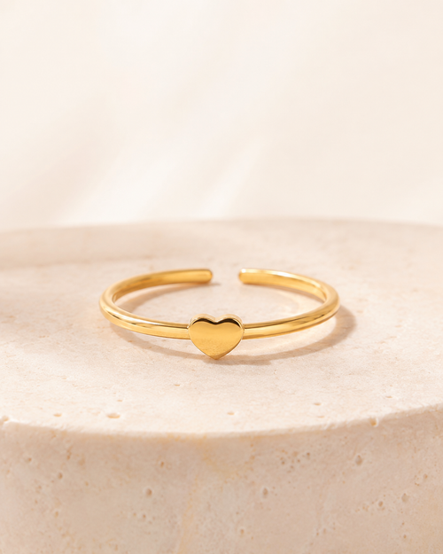 Bague Cœur Fin — bijou Elora sur fond ivoire
